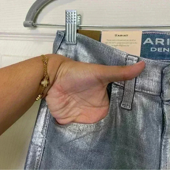 Ariat Women’s Ultra High Rise  Sliver Gloss Jazmine Wide Leg Jean - Picture 9 of 16